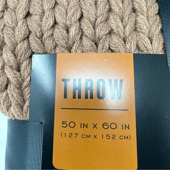 FRYE Chunky Knit Throw Blanket Mocha Brown NWT - Picture 5 of 5